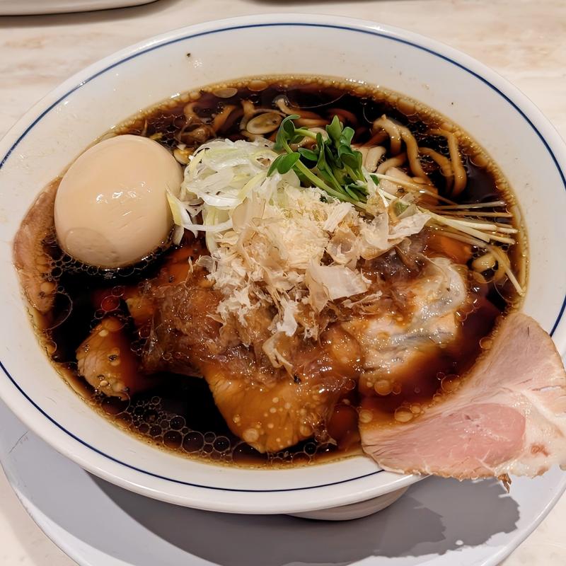 味玉醤油ラーメン(らーめん鱗 高槻店)