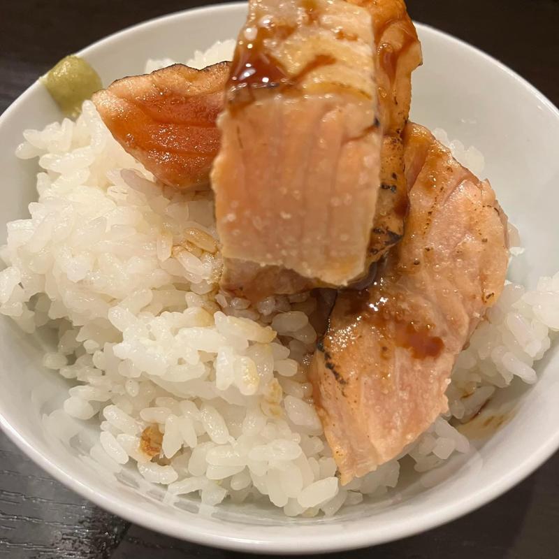 サーモン炙りトッピングご飯(マツヨシ大飯店 (元がんこラーメン十八代目))