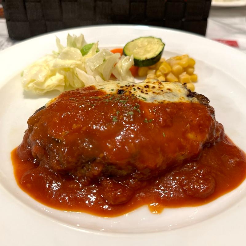 トマトチーズハンバーグ(レストランルミネ)