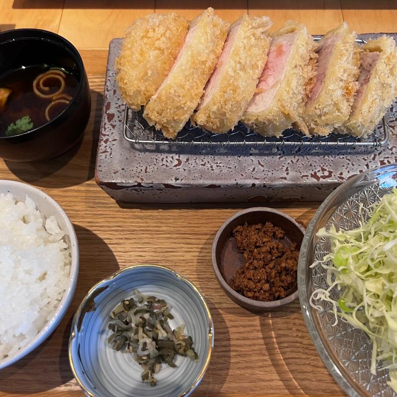 上ロース(220g)(とんかつひこのや)