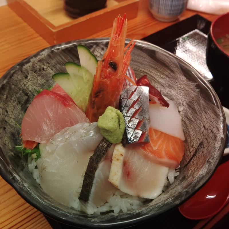 朝丼(塩竈市場食堂 （塩竈市場食堂 只野）)