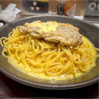 "1枚チキン"のカルボナーラ(スパゲッティバジリコ キュービックプラザ新横浜店 Spaghetti Basilico in Cubicplaza Shin-Yokohama)