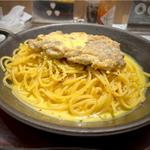 "1枚チキン"のカルボナーラ(スパゲッティバジリコ キュービックプラザ新横浜店 Spaghetti Basilico in Cubicplaza Shin-Yokohama)