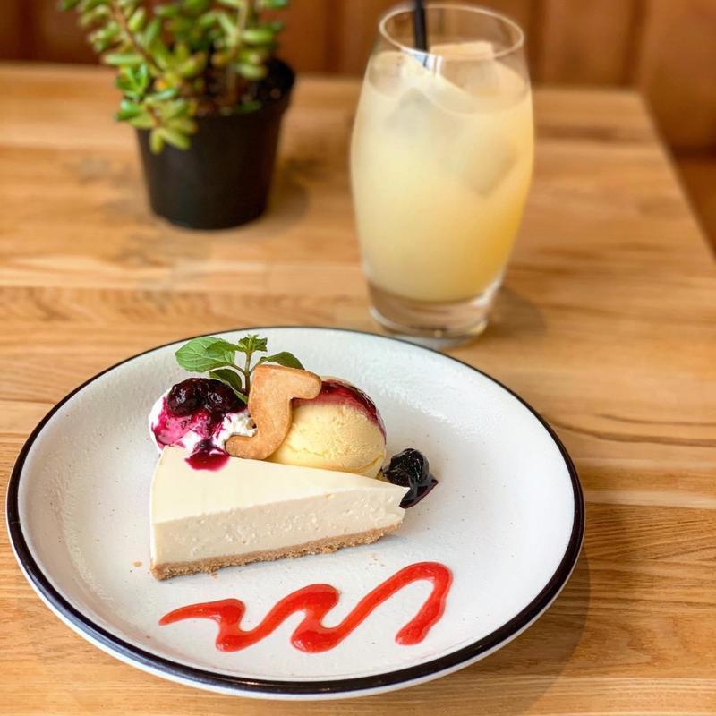 レアチーズケーキ(5 waters cafe)