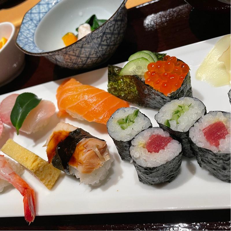 握り寿司又はちらし寿司(柳寿司)