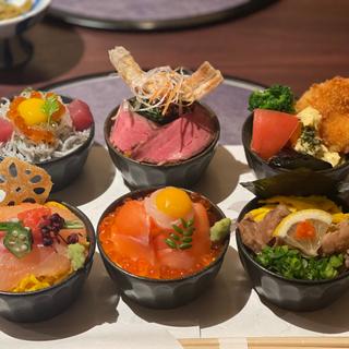 贅沢な6種の彩食健美小鉢丼　さらに一歩輝く未来(魚と和 関門料理 やおき)