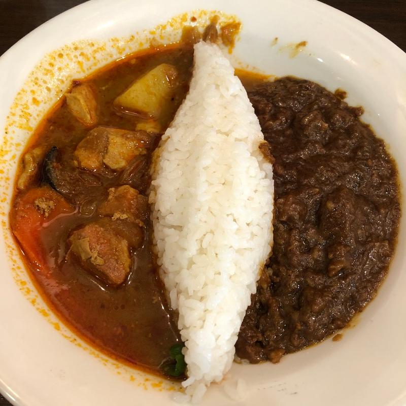 盛合せA 牛すじカリー＆インドポークカリー(トプカ 神田本店 )