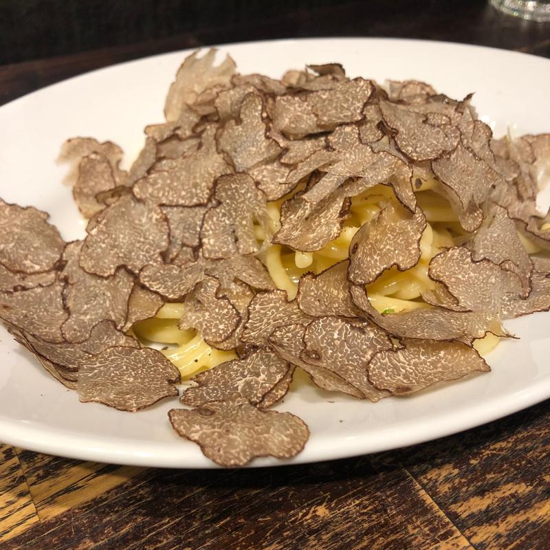 トリュフパスタ(ワインバー ザ ケンタローネ 三軒茶屋)