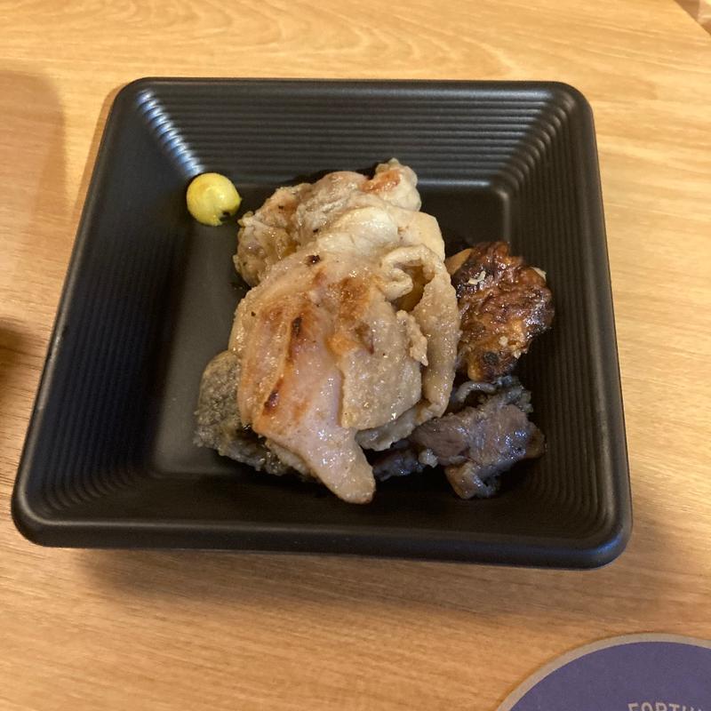 鶏炭火焼き(マルエフ横丁in福岡)