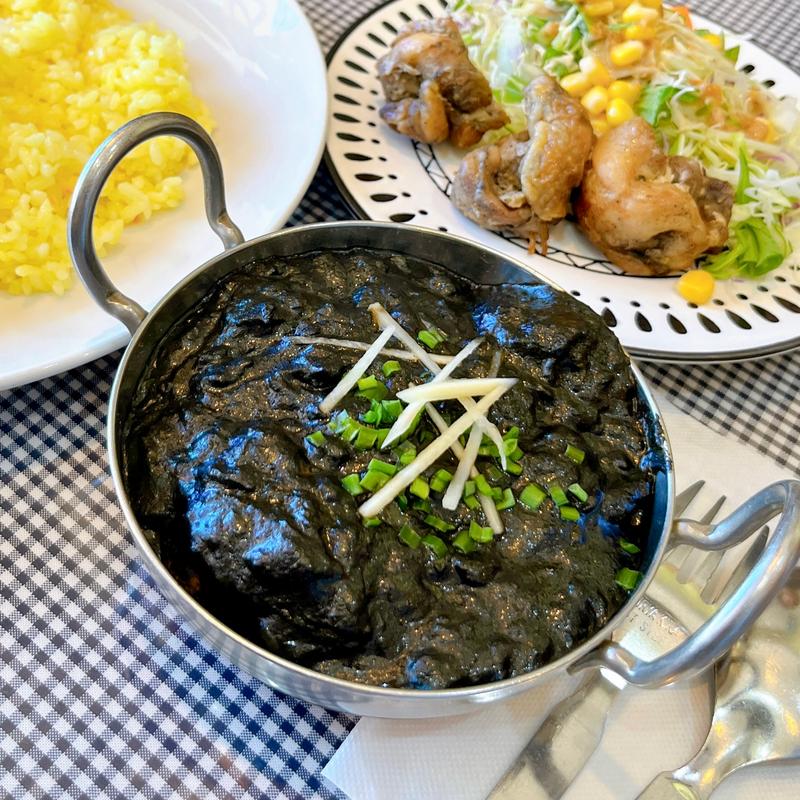 魅惑のザ・ブラックチキンカリーセット(ラムじいさんのインドカレー)