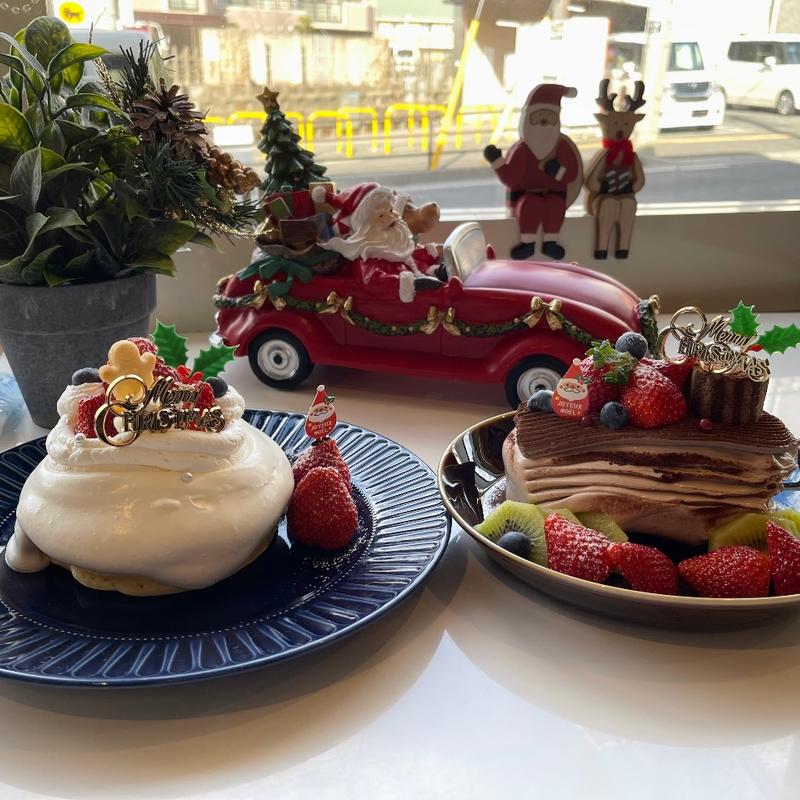 クリスマスパンケーキとパンケーキdeブッシュドノエル(カフェシュシュ)
