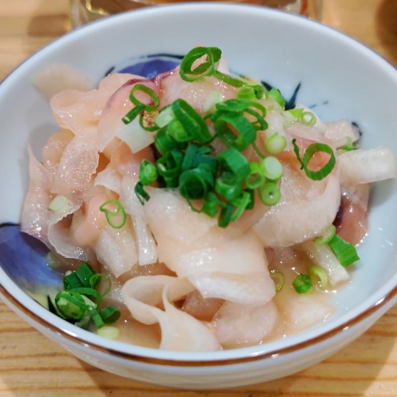 大根の塩辛あえ(国民酒場 じぃえんとるまん 関内マリナード店)