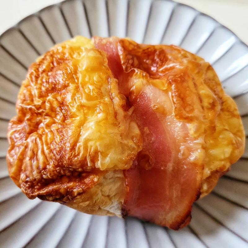 ベーコン&チーズブール(浅野屋 蕎麦店)