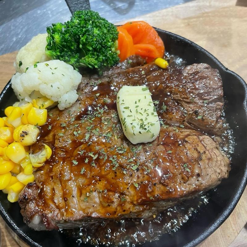 厚切りステーキランチ(ブタとエスプレッソと)