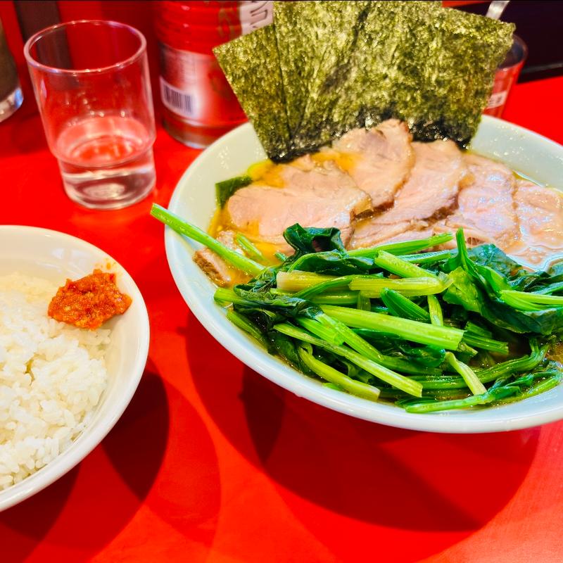 並チャーシューほうれん草にライス(横浜家系ラーメン 黄金家)