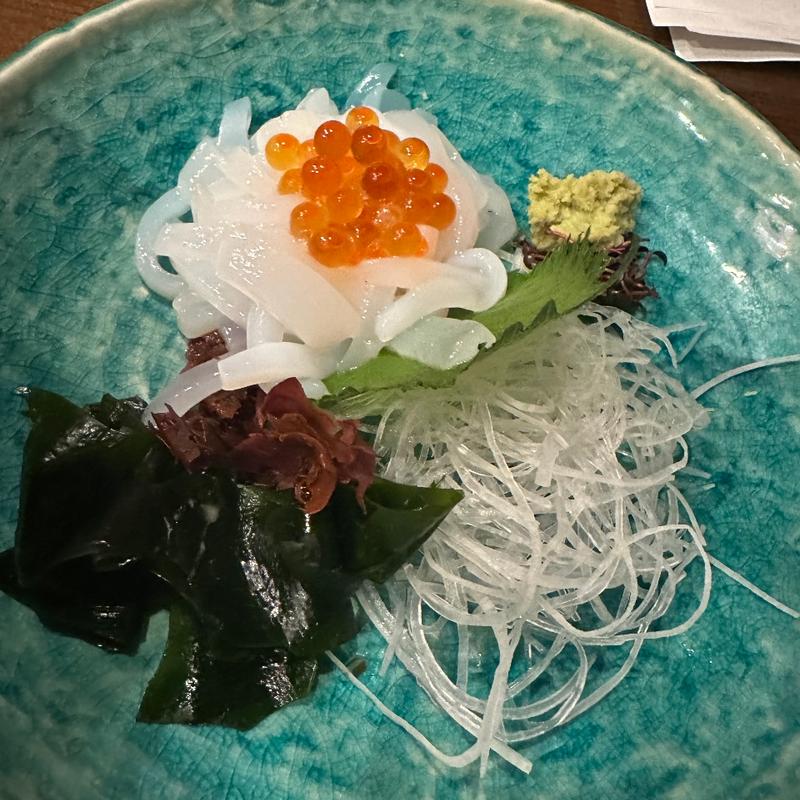 イカの刺身(活魚料理 なりこま （かつぎょりょうり なりこま）)