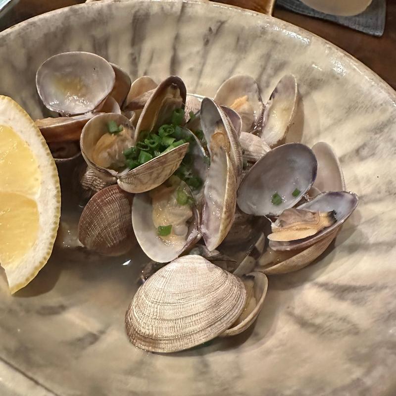 アサリの酒蒸し(活魚料理 なりこま （かつぎょりょうり なりこま）)