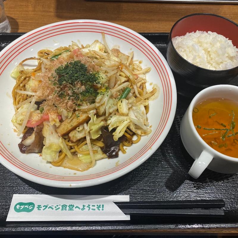 リンガーハットの焼きそば定食(リンガーハット 近鉄あべのハルカス店)