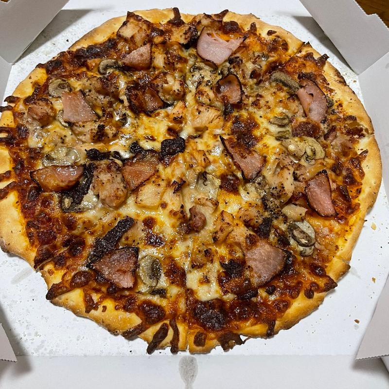 熟成ハムとチキンの黒胡椒仕立て(アオキーズピザ 池下店)