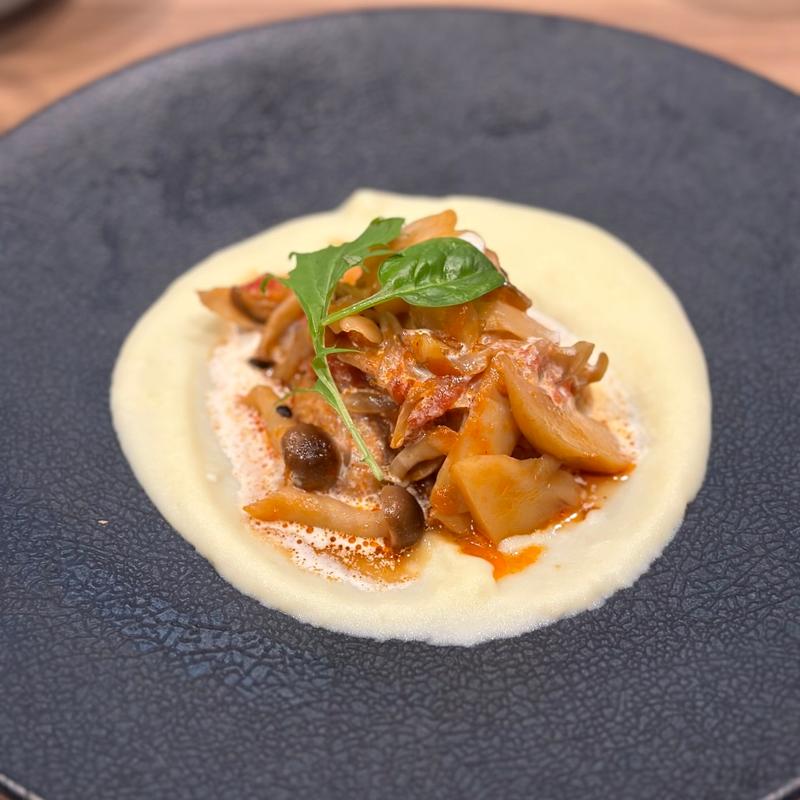 鶏肉の煮込みカチャトーラ(バレヌ カヌレ)