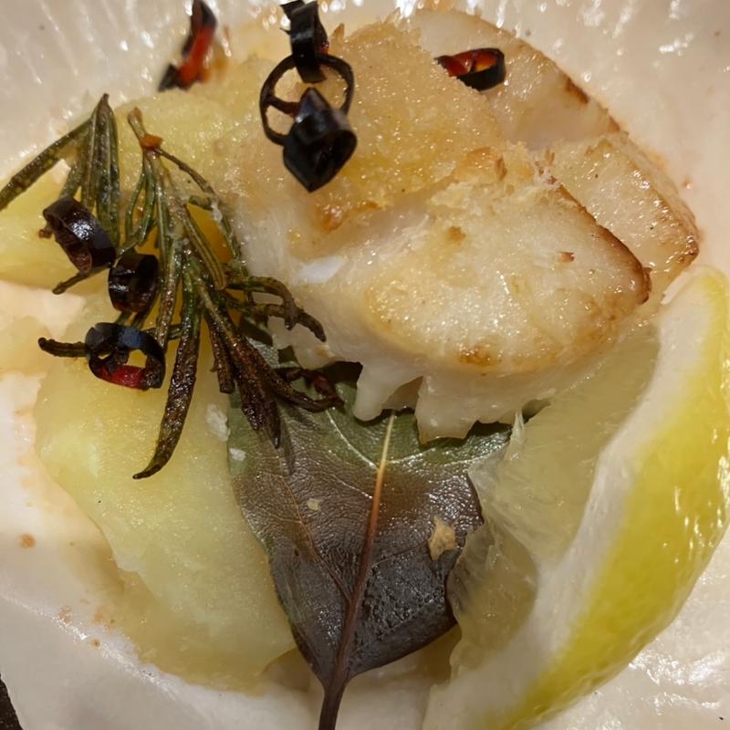 別海町ジャンボ帆立のオーブン焼き(ヱビスバー 札幌アピア店 (YEBISU BAR Sapporo Apia))