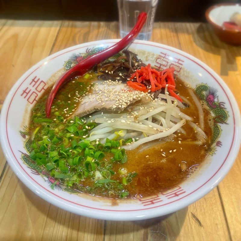 火の国（熊本）らーめん(博多らーめん でたん)