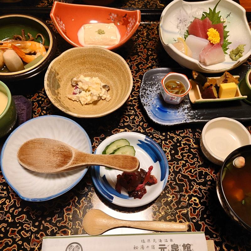 旅館の夕食(秘湯の宿 元泉館 （ヒトウノユ ゲンセンカン）)
