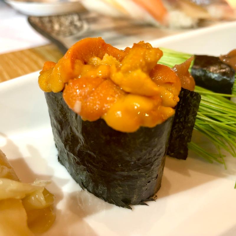 バフンウニ軍艦(小鯛雀鮨 すし萬)