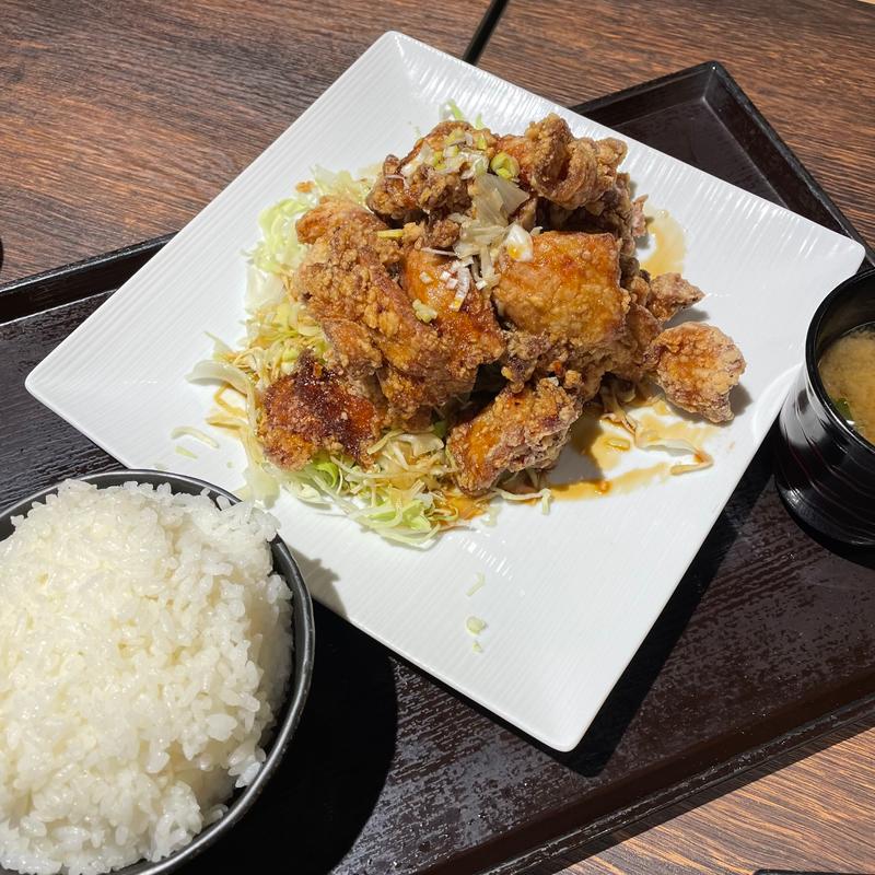 油淋鶏マウンテン定食(とり専門店 鳥さく)