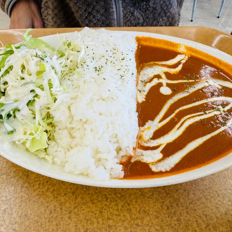 サラダ入りカレー(Royal Curry ビバホーム加須店)