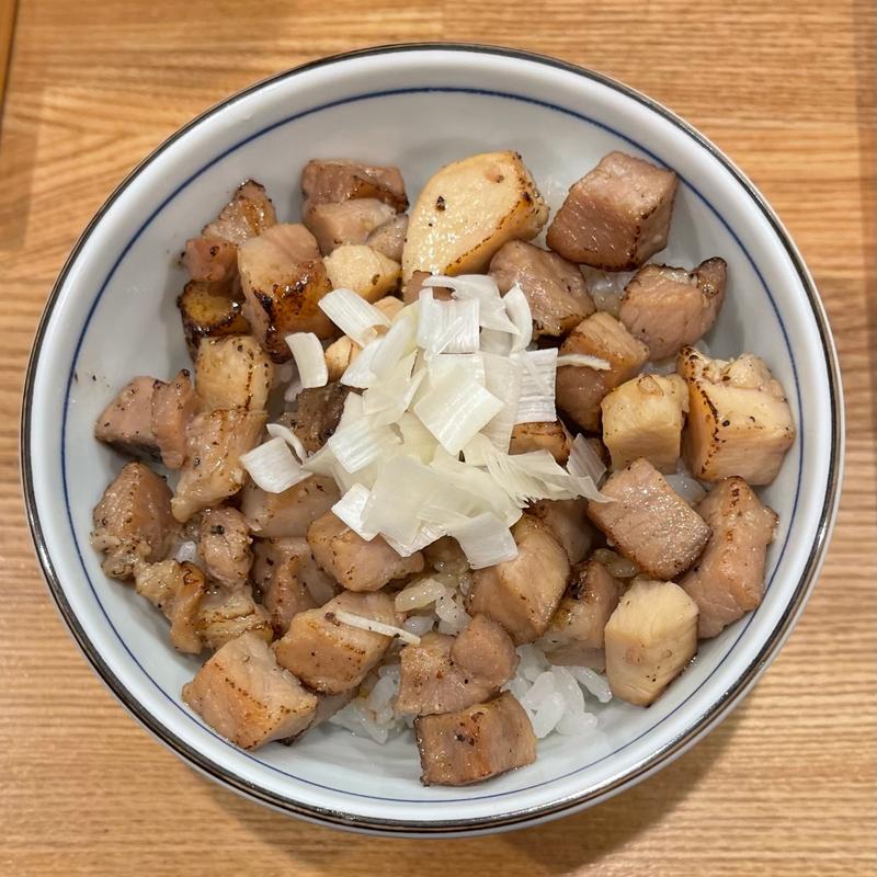 名物チャーシュー丼(麺に光を 離れ)
