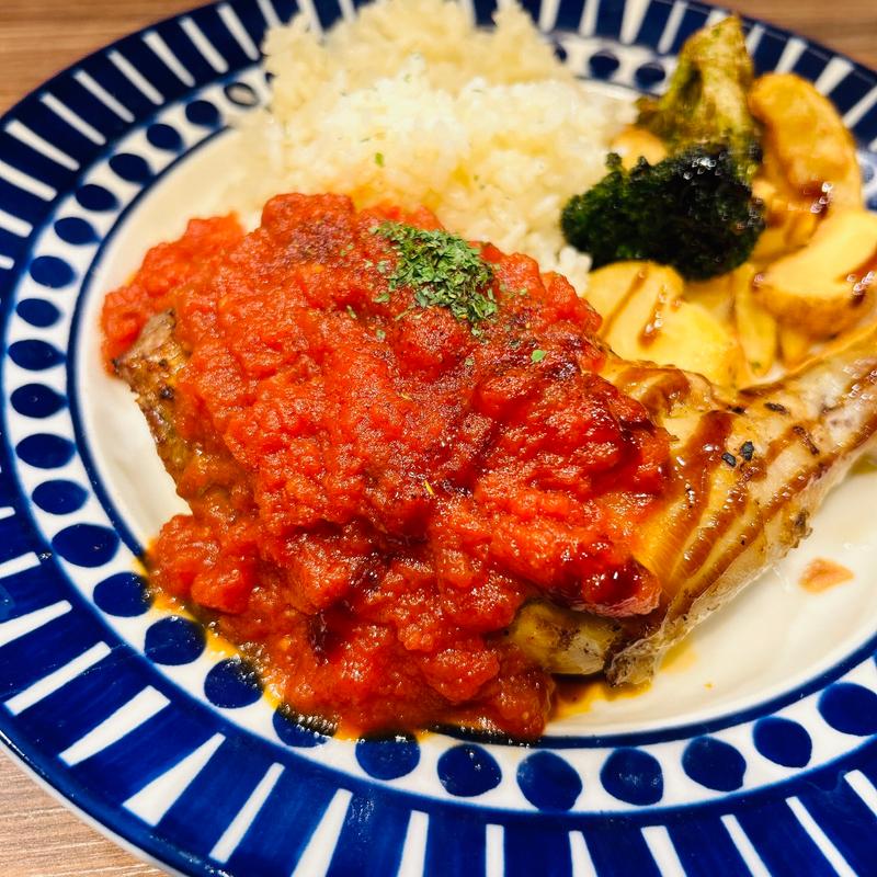 骨付きチキンのピラフ添え(イタリアン魚酒場 アルバータ ホワイティ梅田店)