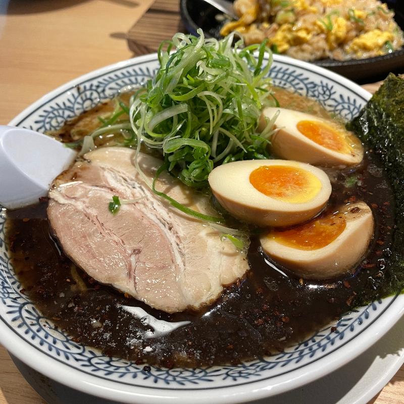 黒醤油豚骨ラーメン(丸源ラーメン 大分萩原店)