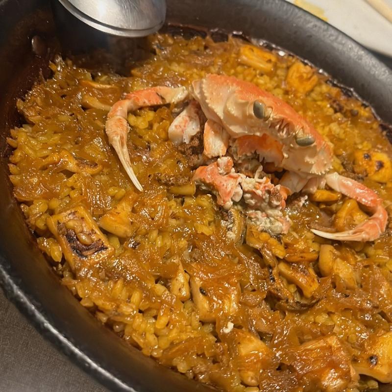 コッペガニとスルメイカのパエリア(ALI-OLI 亀岡)