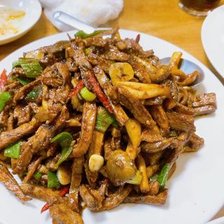 北京ダックの肉炒め(中華料理　四季)