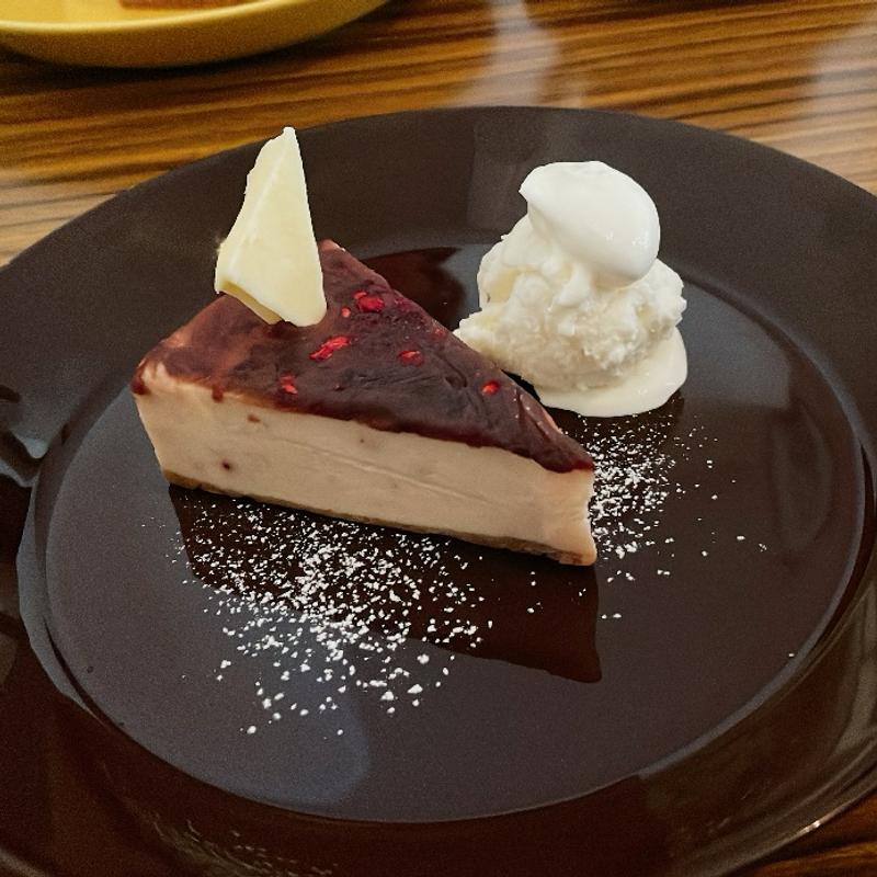 ストロベリー&あんこバター(cafe qroth(キュロス))