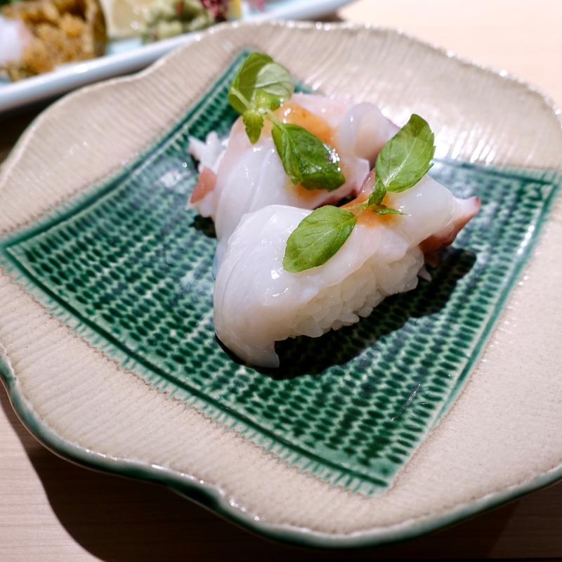 生タコ（2貫）(すしセンター 裏天王寺)