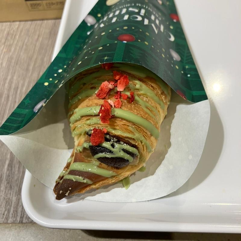 プレミアムチョコクロ　ピスタチオ＆ショコラツリー(サンマルクカフェ 札幌ル・トロワ店)