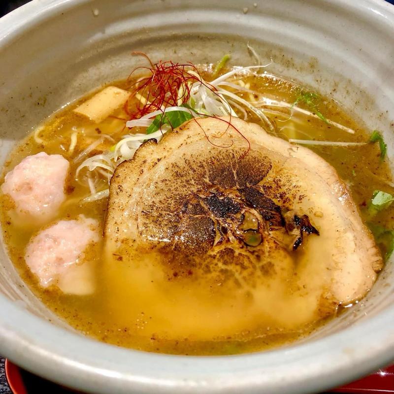 白醤油ラーメン(銀笹 （ぎんざさ）)