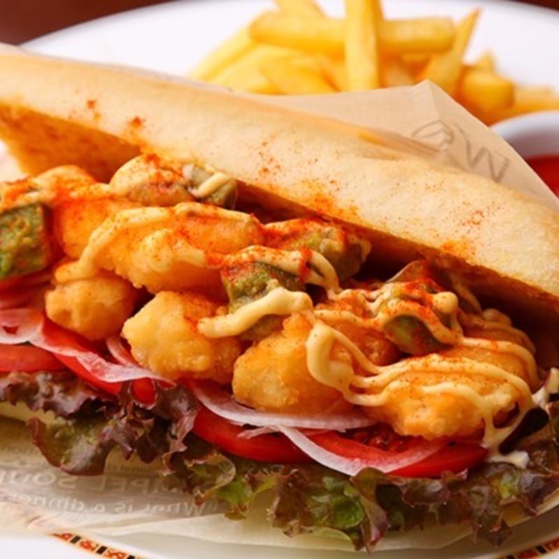 海老とアボカドのボガディージョ(ミューズ バー （Mieux’s Bar）)