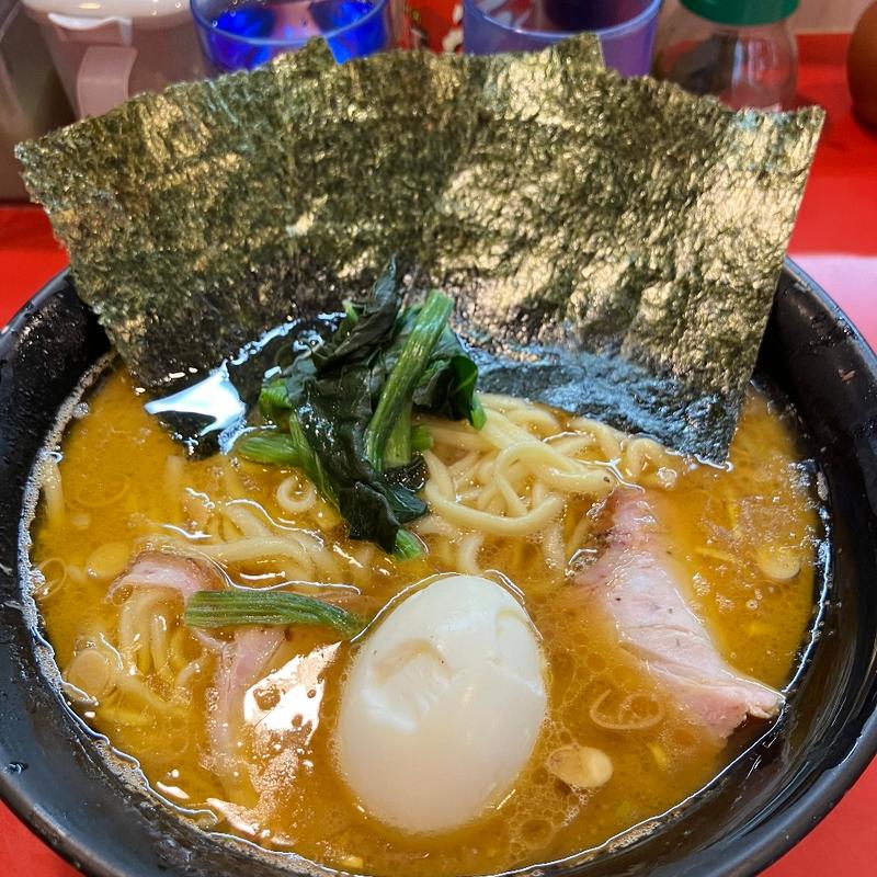 ラーメン　中(家系総本山 吉村家)