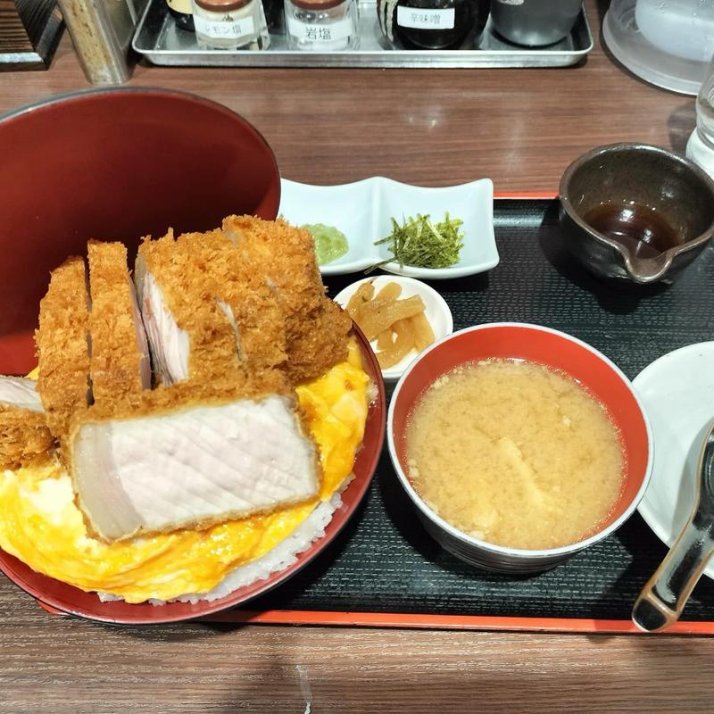 特選極厚とんかつ丼(肉屋食堂　たけうち)