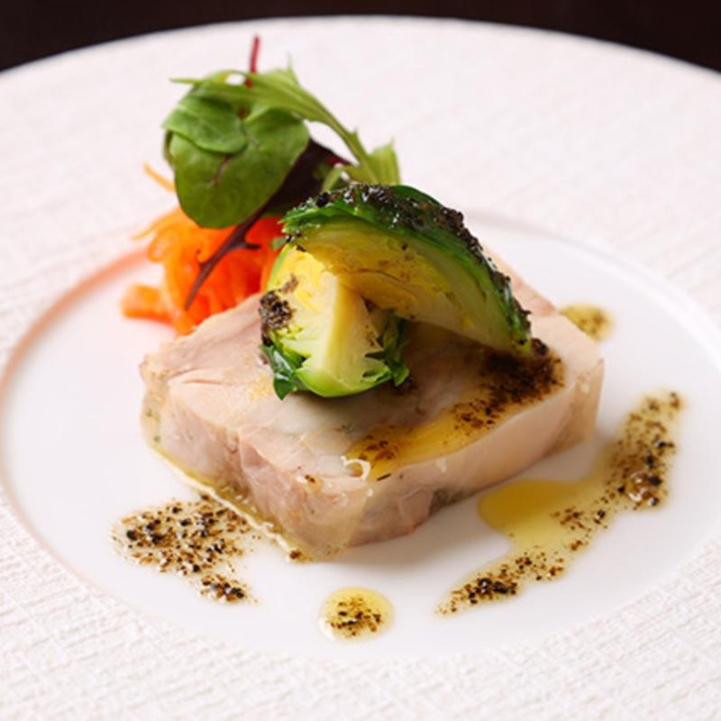 鶏もも肉のテリーヌ　トリュフの香り(BISTRO mieux （ビストロ ミュー）)