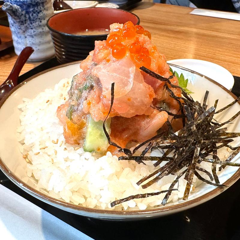 海鮮ネギトロ丼(都民酒場魚金 神保町店)