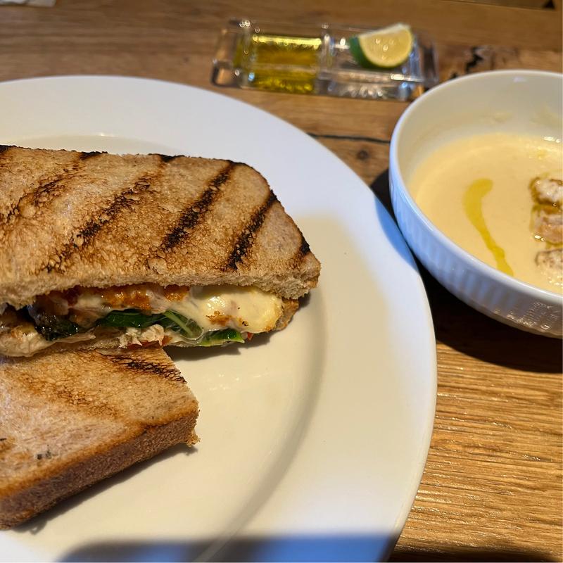 炭焼きサバのチーズメルトサンド(スープ.ドリンク付)(小川珈琲 堺町錦店)