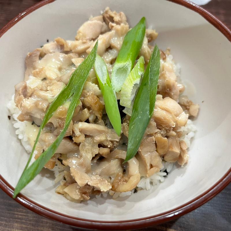 鶏ﾏﾖ丼小(麺favori)