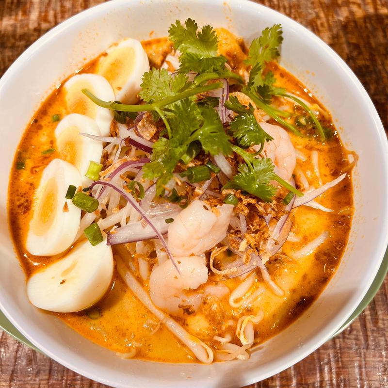 ラクサ(海南チキンライス 夢飯)