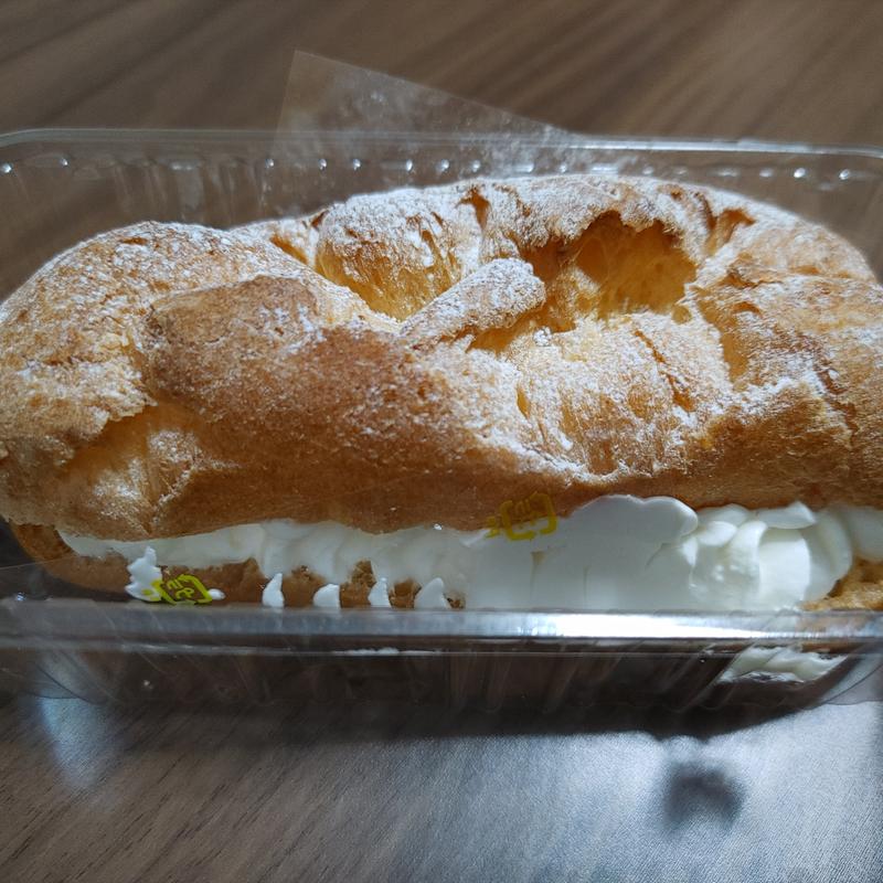 カスタード＆ホイップのホワイトエクレア(セブン-イレブン 船橋本中山３丁目店)