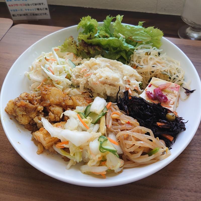 サラダバー(どんぐり食堂 )