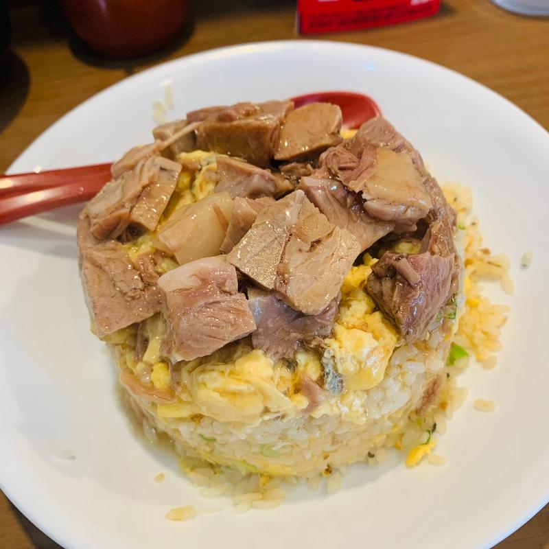 チャーシュー玉子角煮炒飯(ラーメン処 よなかそば)